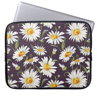 Daisy Watercolor: Dark Floral Seamless Laptop Sleeve