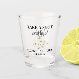 Daisy Wedding Favour take a shot floral Glass