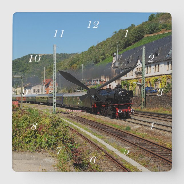 Dampflok mit Sonderzug in Lorch Square Wall Clock (Front)
