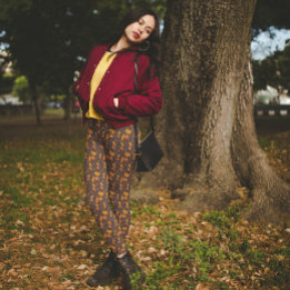 Dark Acorns Autumn Leaves Grey Leggings