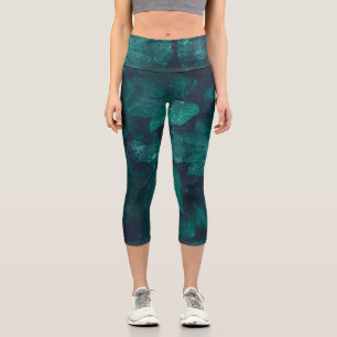 Dark emerald green ivy leaves water drops capri leggings