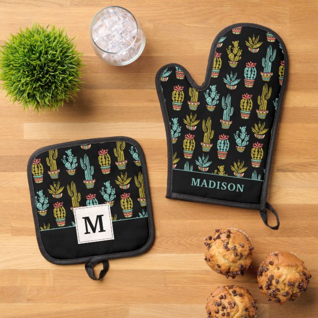 Dark Grunge Cactus Pattern Oven Mitt & Pot Holder Set (Top Down)