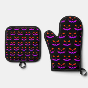 Dark Pumpkin Glow Oven Mitt & Pot Holder Set