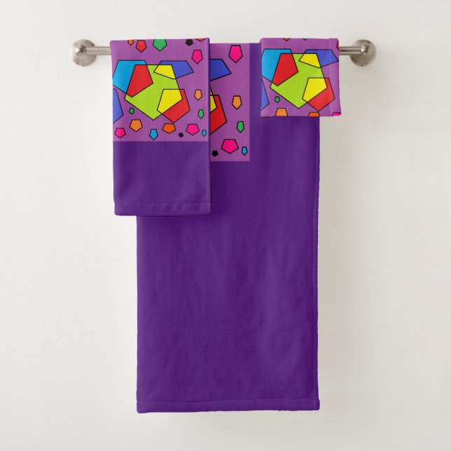 Dark purple bath towel set with big colour pattern (Insitu)