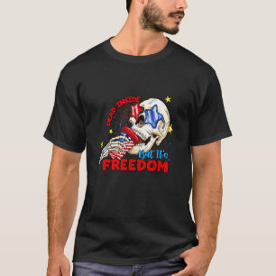 Dead Inside but it s freedom American Skull Indepe T-Shirt