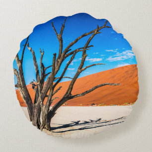 Dead tree in Deadvlei, Namibia Round Cushion