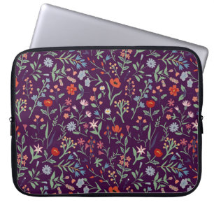 Decorative floral seamless pattern. laptop sleeve