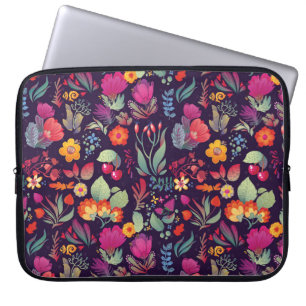 Decorative Flowers: Seamless Vintage Doodle Laptop Sleeve