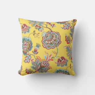 Decorative vintage seamless pattern. Traditional m Cushion