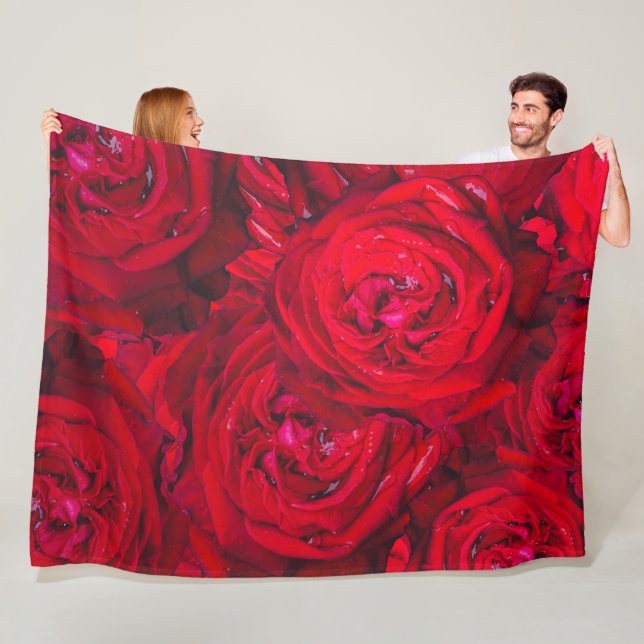 Deep red roses pattern  fleece blanket (In Situ)
