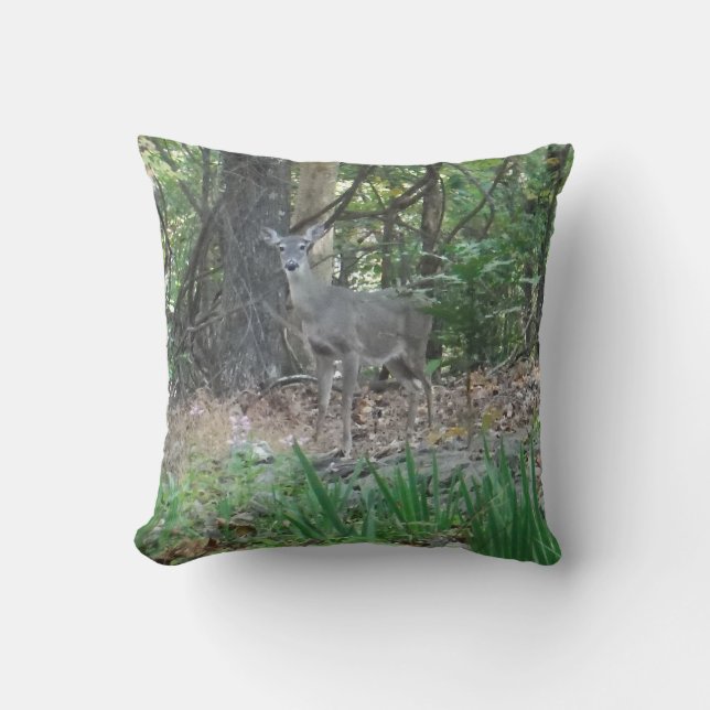 Deer in fall leaves cushion (Front)