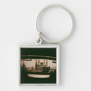 Delft plate with views of the Tower of London Key Ring
