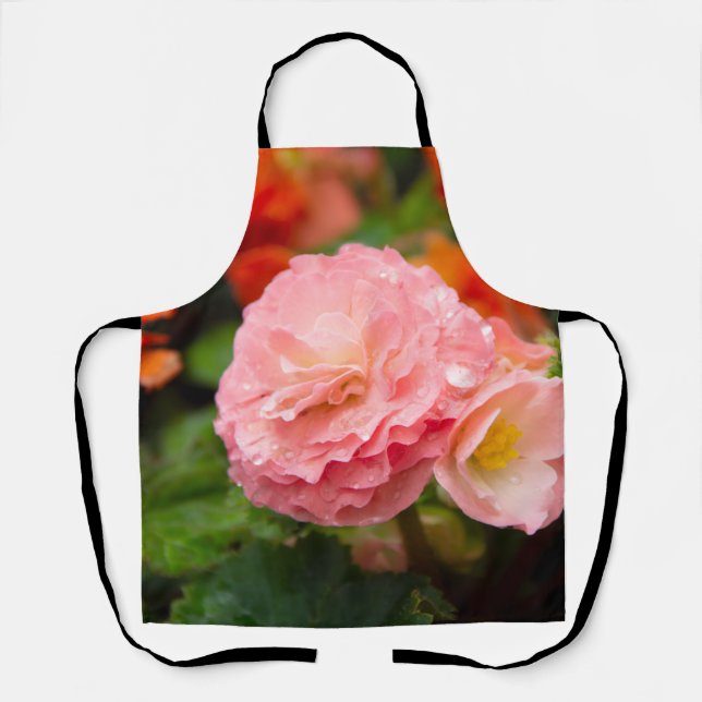 Delicate pink flower after the rain    apron (Front)