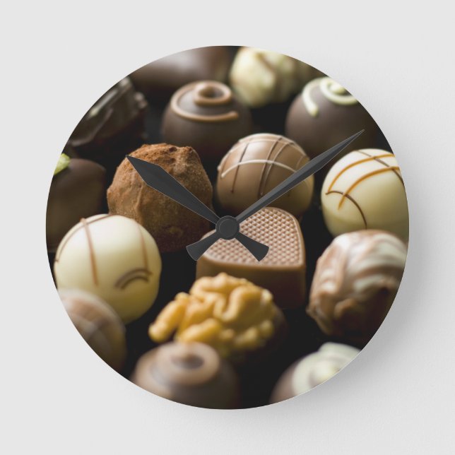 Delicious chocolate pralines round clock (Front)
