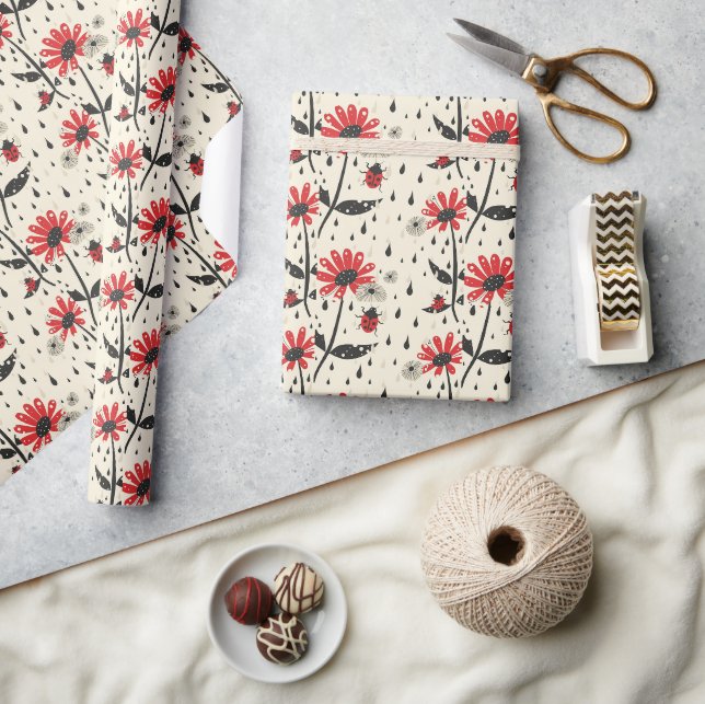  Delightful Ladybug Fields Wrapping Paper (Crafts)