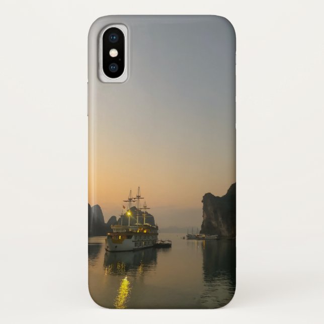 Delightful sunset in Halong Bay Vietnam Case-Mate iPhone Case (Back)
