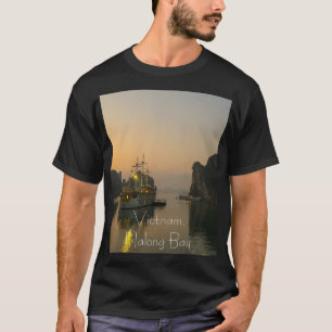 Delightful sunset in Halong Bay Vietnam Case-Mate T-Shirt