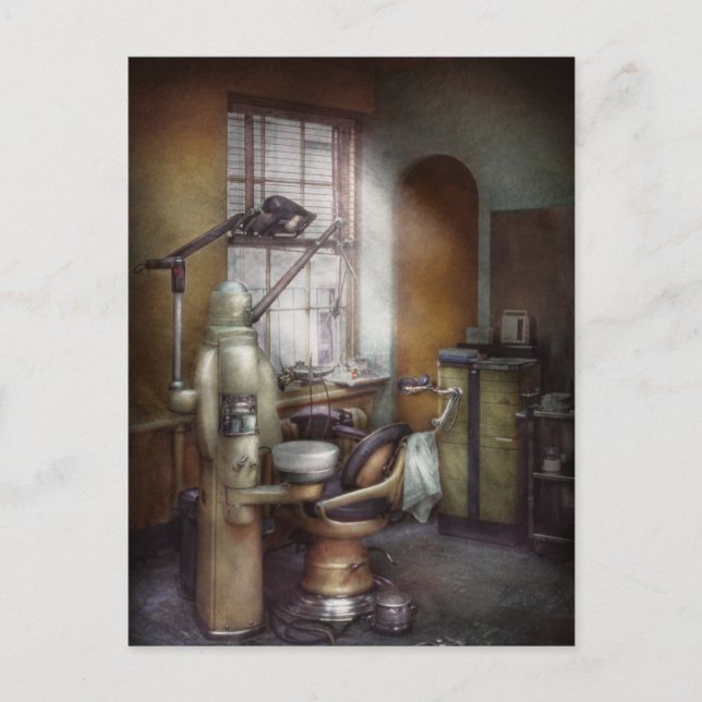 Dentist - Dental Office circa 1940's Postcard (Front)