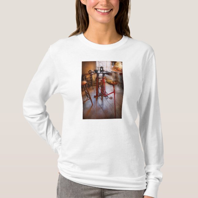 Dentist - Physically demanding work T-Shirt (Front)