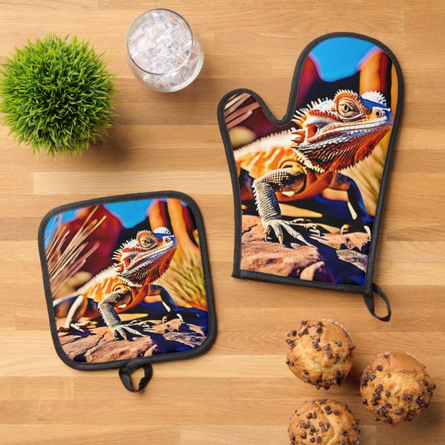 Desert Bearded Dragon Oven Mitt & Pot Holder Set (Top Down)