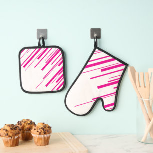 Diagonals in Magenta and White Oven Mitt & Pot Holder Set