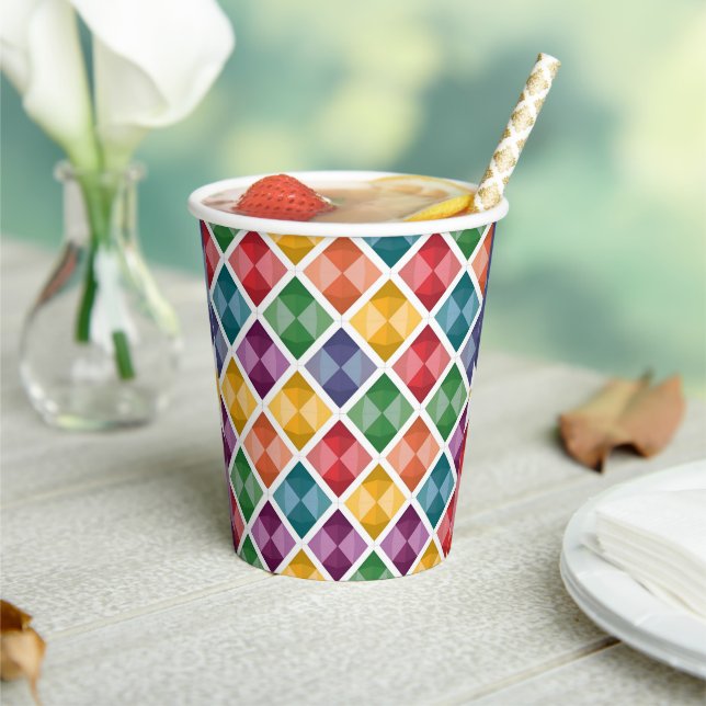 Diamond Pattern Coffee Mug Paper Cups (Insitu)