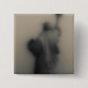 Diffused image of the Statue of Liberty 15 Cm Square Badge