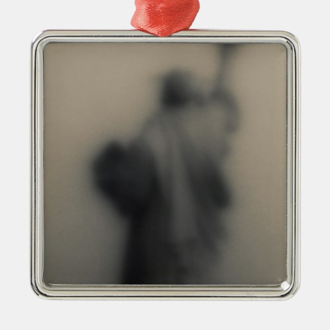 Diffused image of the Statue of Liberty Metal Ornament (Front)
