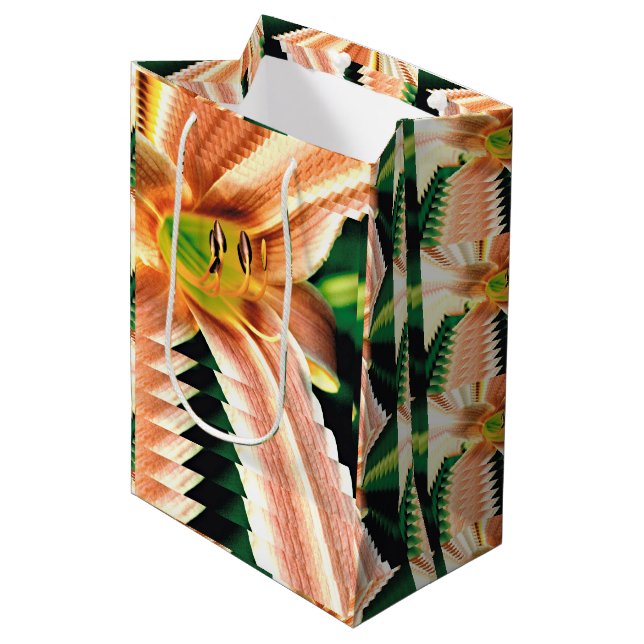 Diminishing Daylily Medium Gift Bag (Front Angled)