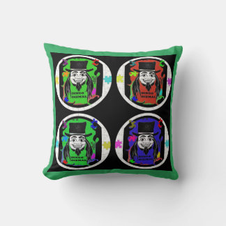 Dingo Dizmal pillow