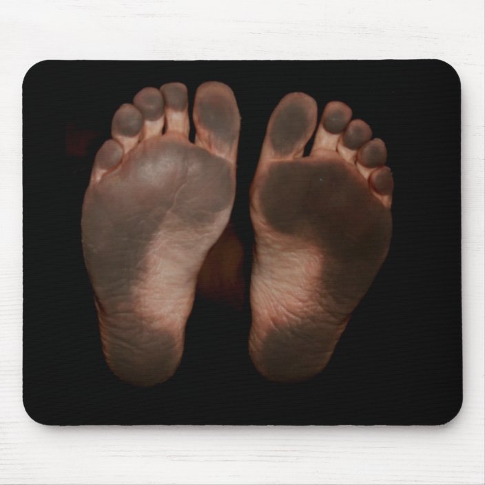 DIRTY FEET MOUSE PAD