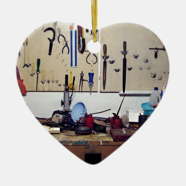 Dirty workbench ceramic tree decoration (Front)