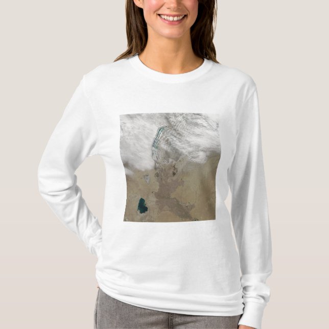 Distinctive lines of clouds T-Shirt (Front)