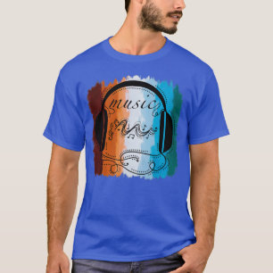 DJ music in headphones T-Shirt