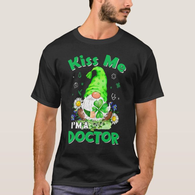 Doctor Nurse Gnomes St Patrick's Day Nursing T-Shirt (Front)