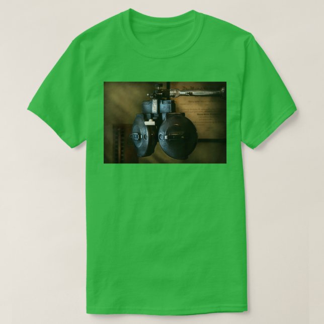 Doctor Optometry An old phoropter 4 T-Shirt (Design Front)