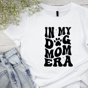 Dog Mum Retro Font Women's Basic T-shirt