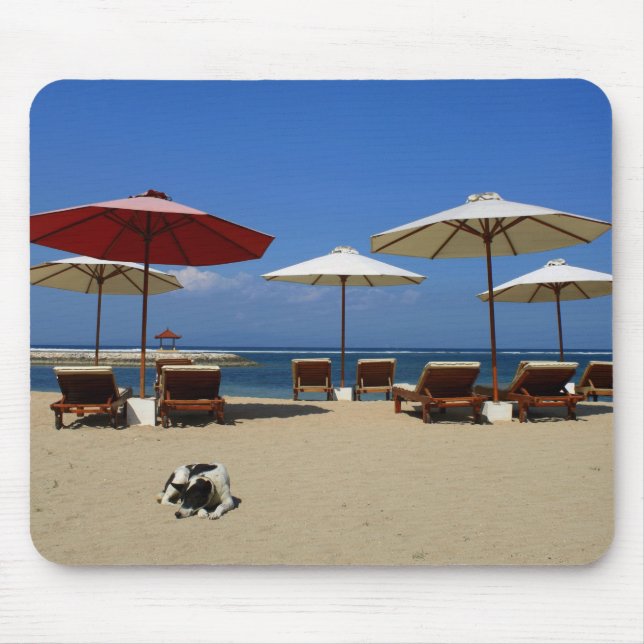 Dog on the beach mouse pad (Front)