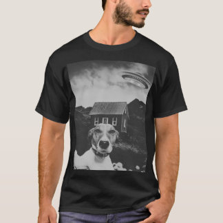 Dog selfie with Alien UFO funny Dog gifts for men T-Shirt