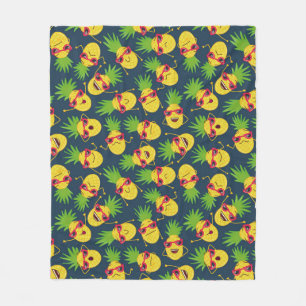 Doodle pineapples, hand drawn, summer pattern. fleece blanket