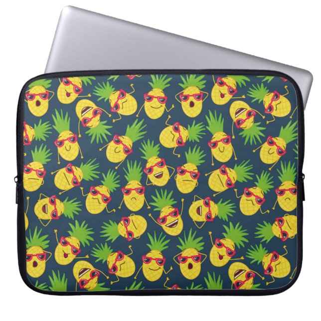 Doodle pineapples, hand drawn, summer pattern. laptop sleeve (Front)