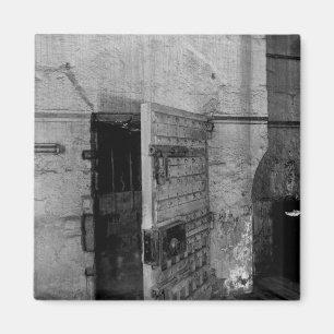 Door to Newgate Prison Magnet
