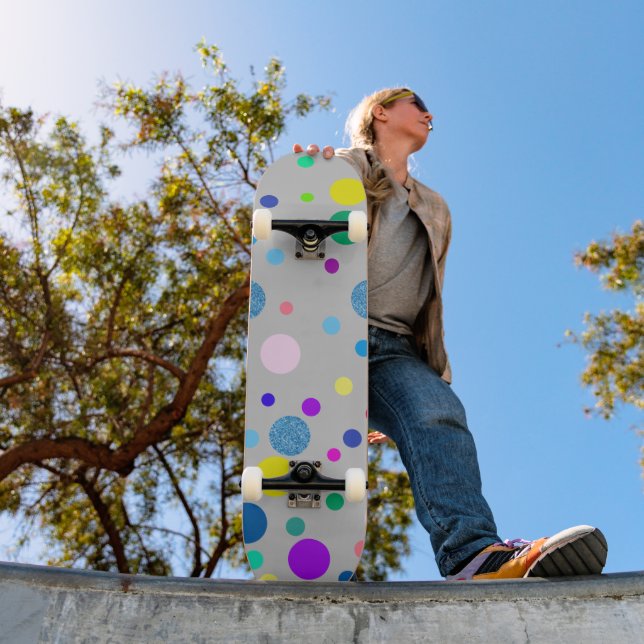 Dotty skateboard (Outdoor 1)