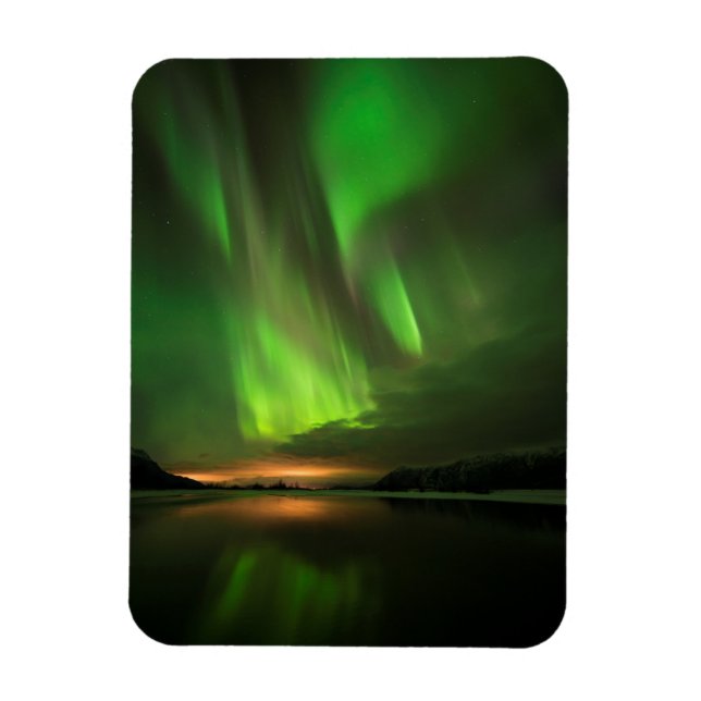 Downstream Aurora Magnet (Vertical)