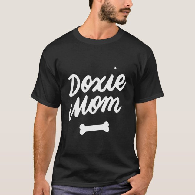 Doxie Mum Dachshund Weenie Wiener Dog Mothers Day  T-Shirt (Front)