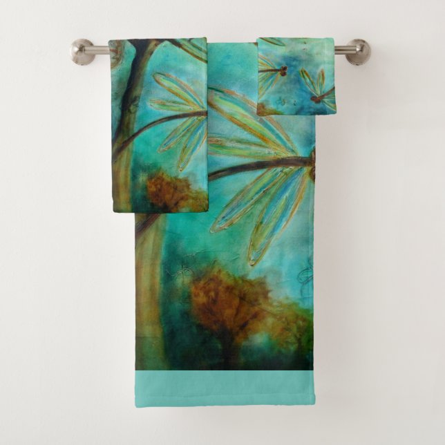 Dragonfly Flirtation Bath Towel Set (Insitu)