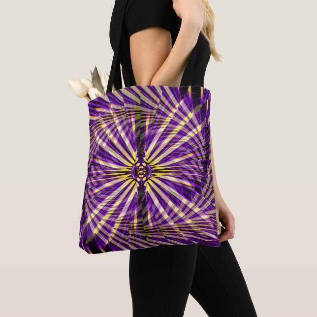 Dragonfly in flight...... tote bag (Close Up)