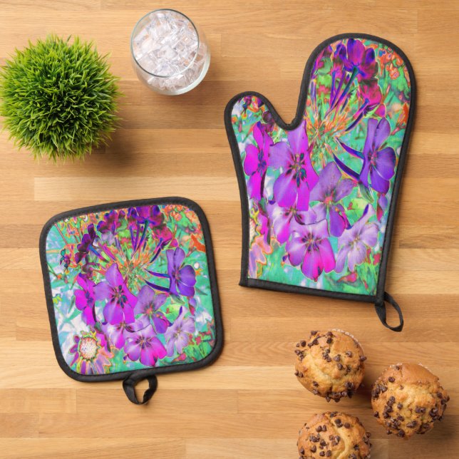 Dramatic Psychedelic Magenta and Purple Flowers Oven Mitt & Pot Holder Set (Top Down)