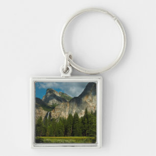 Dramatic View Of Yosemite Valley From The Gates Key Ring