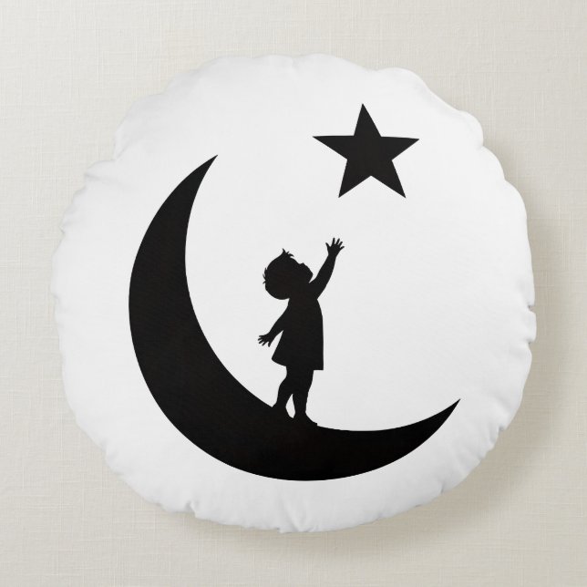 Dream Chaser Cute Minimalist Moon and Star Design Round Cushion (Front)